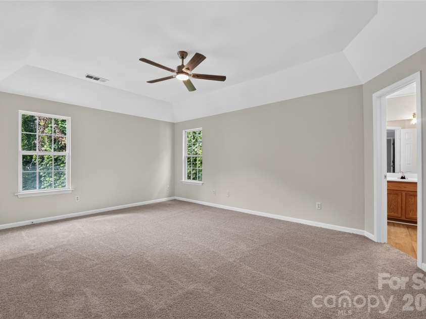 9013 Broad Ridge Court, Charlotte, NC 28269.  MLS# CAR4411688, YatesRealty ID 41577. 