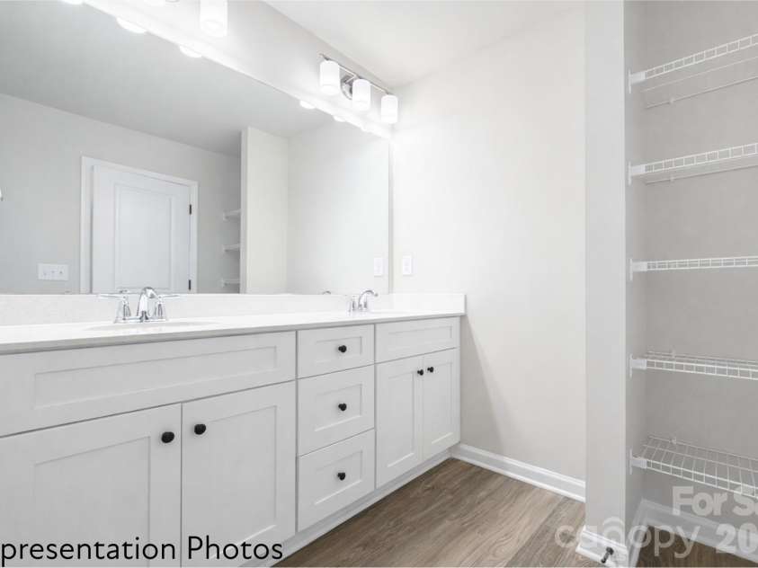 3111 Aberleaf Lane, Charlotte, NC 28227.  MLS# CAR4411103, YatesRealty ID 41578. 