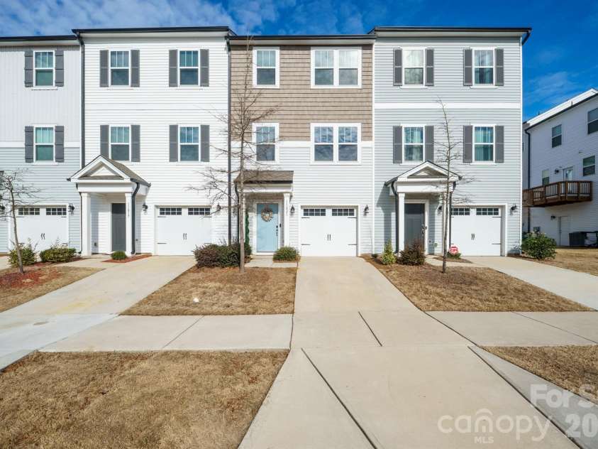 11021 Woodland Creek Way, Charlotte, NC 28262.  MLS# CAR4337738, YatesRealty ID 4158. 