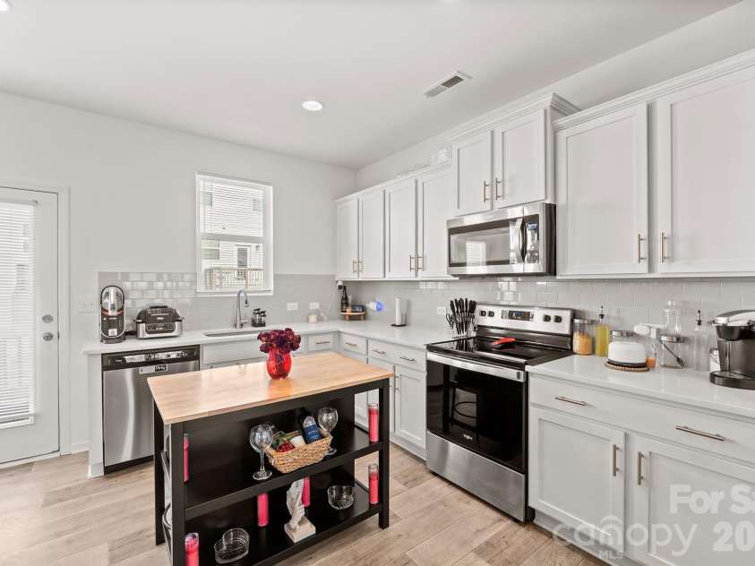 11021 Woodland Creek Way, Charlotte, NC 28262.  MLS# CAR4337738, YatesRealty ID 4158. 