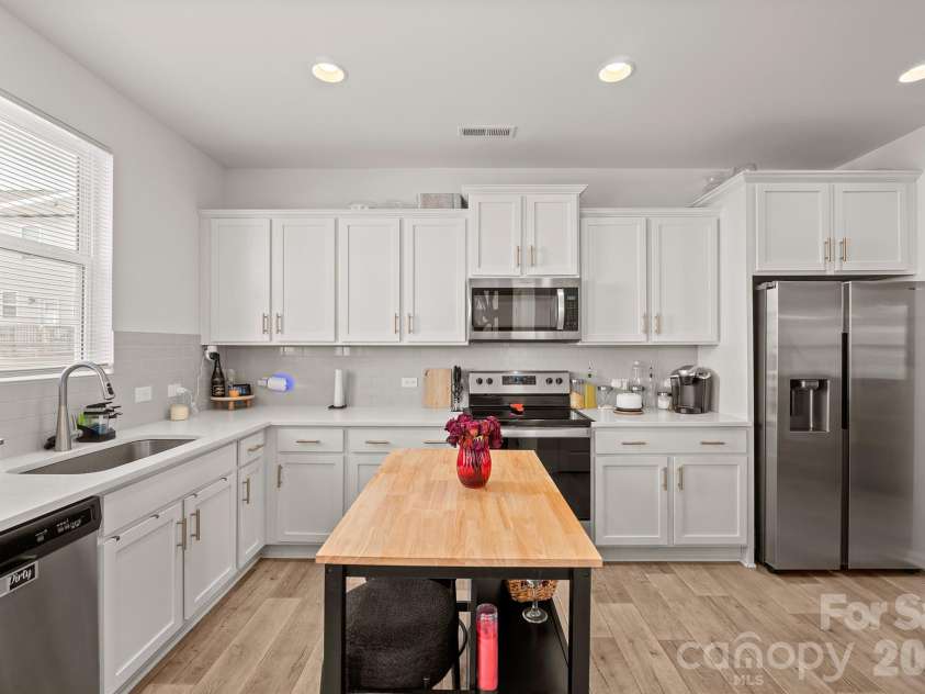 11021 Woodland Creek Way, Charlotte, NC 28262.  MLS# CAR4337738, YatesRealty ID 4158. 