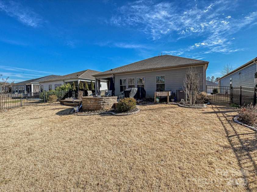 7522 Porrera Street, Charlotte, NC 28214.  MLS# CAR4217175, YatesRealty ID 4158. 