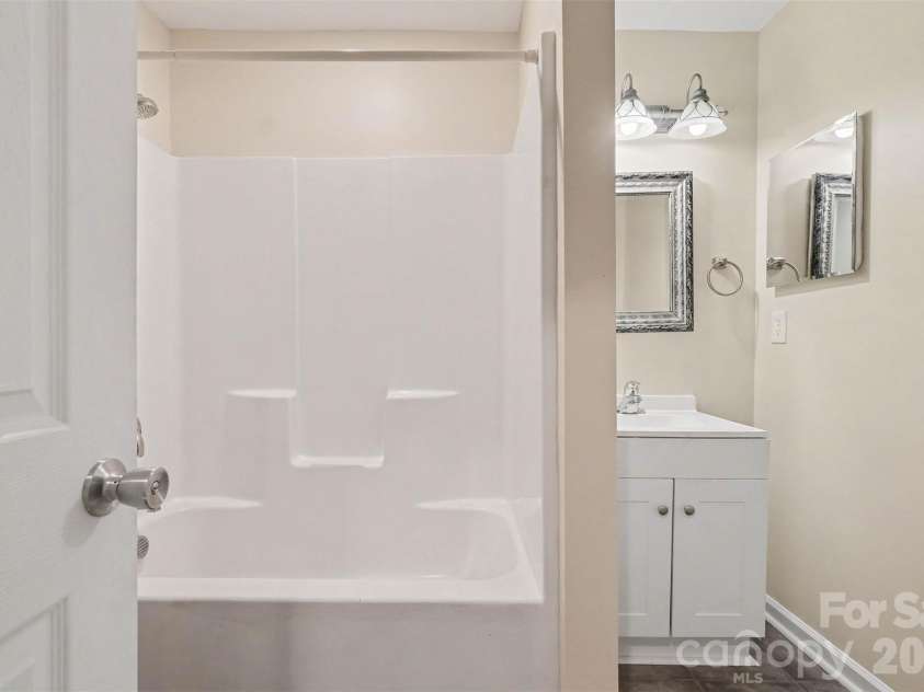 1352 Steed Street, Rock Hill, SC 29732.  MLS# CAR4411220, YatesRealty ID 41581. Bathroom 2