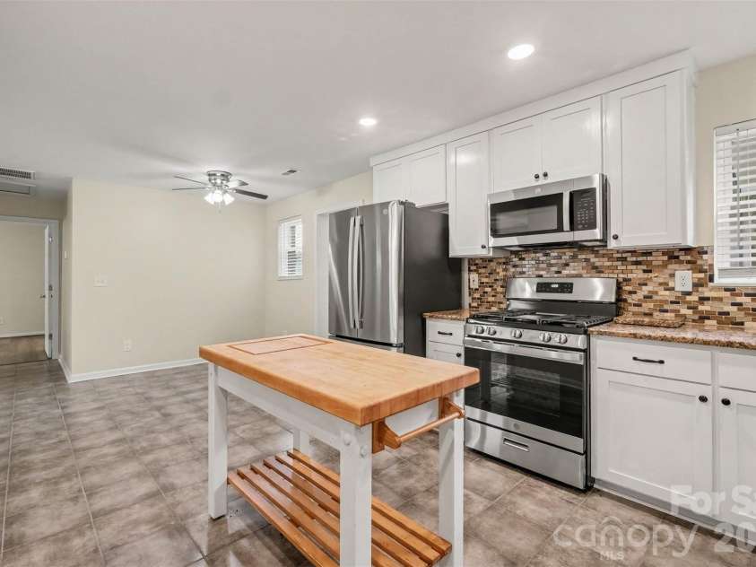 1352 Steed Street, Rock Hill, SC 29732.  MLS# CAR4411220, YatesRealty ID 41581. Kitchen