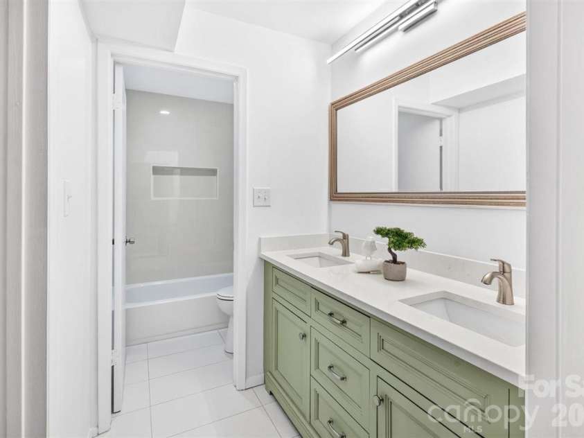 4906 Sardis Road, Charlotte, NC 28270.  MLS# CAR4408390, YatesRealty ID 41582. 