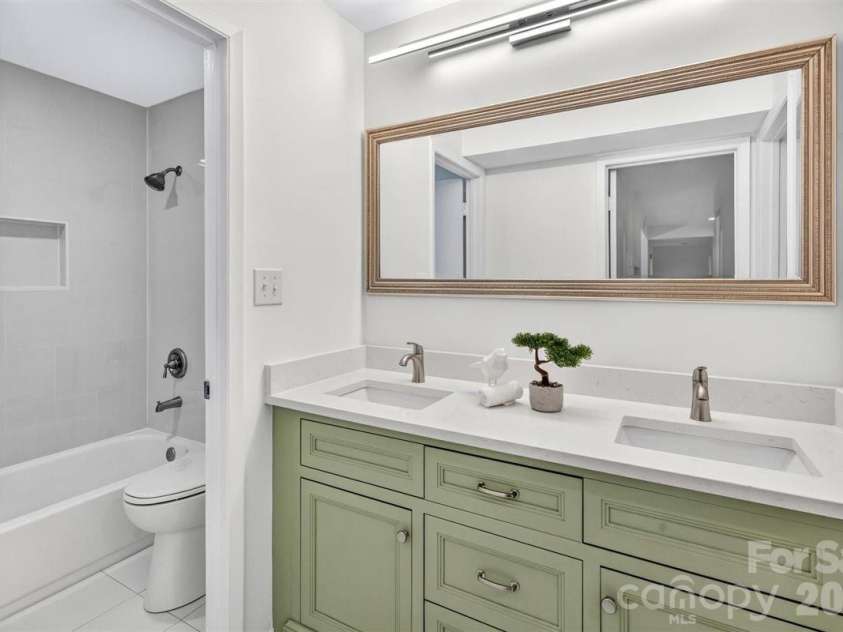 4906 Sardis Road, Charlotte, NC 28270.  MLS# CAR4408390, YatesRealty ID 41582. 