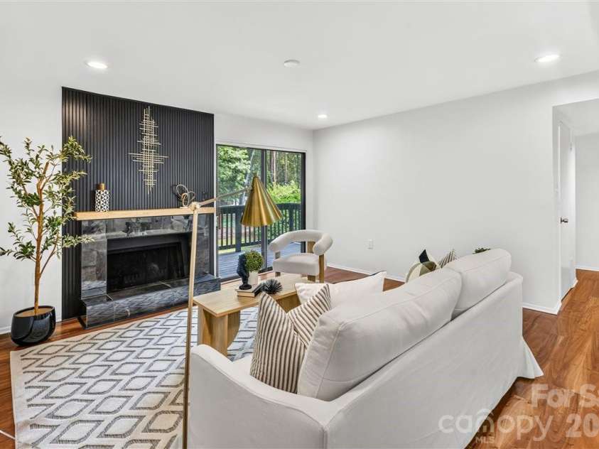 4906 Sardis Road, Charlotte, NC 28270.  MLS# CAR4408390, YatesRealty ID 41582. 
