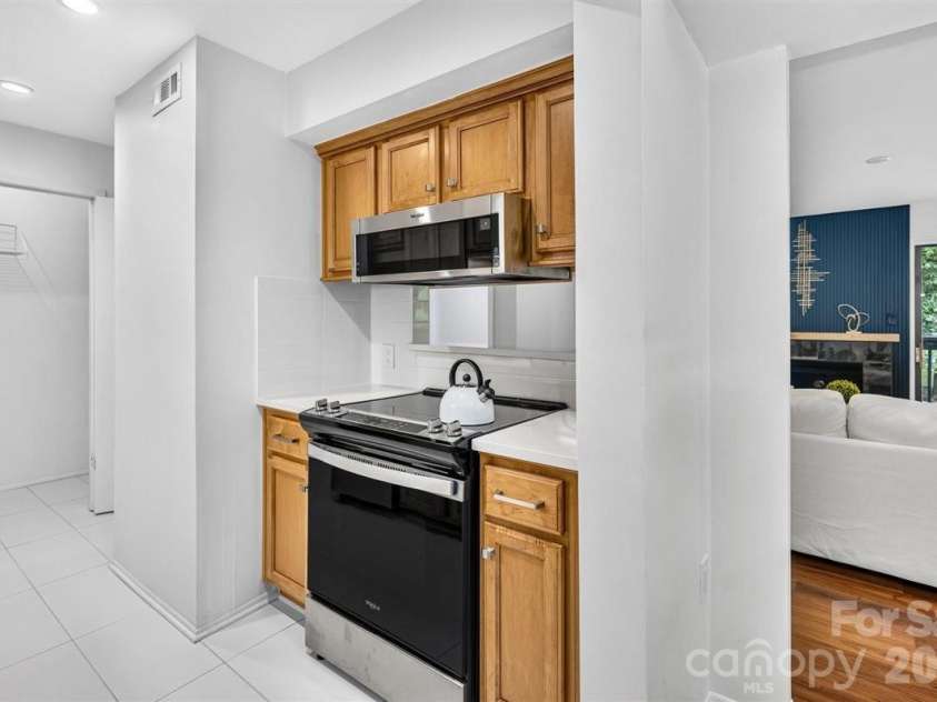 4906 Sardis Road, Charlotte, NC 28270.  MLS# CAR4408390, YatesRealty ID 41582. 