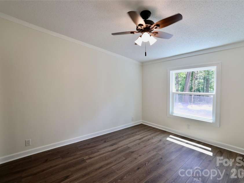 9401 Seymour Lane, Davidson, NC 28036.  MLS# CAR4394521, YatesRealty ID 41584. 