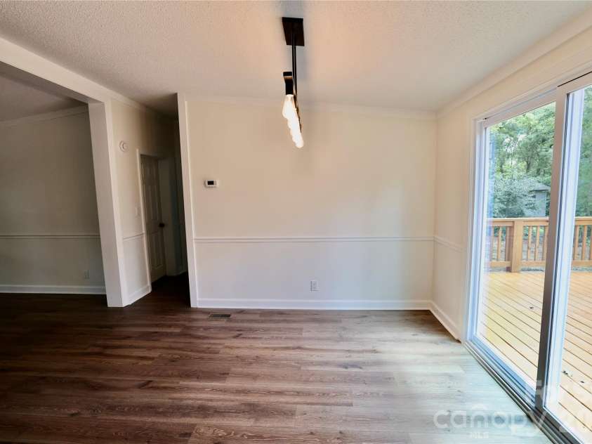 9401 Seymour Lane, Davidson, NC 28036.  MLS# CAR4394521, YatesRealty ID 41584. 
