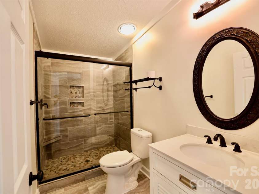 9401 Seymour Lane, Davidson, NC 28036.  MLS# CAR4394521, YatesRealty ID 41584. 