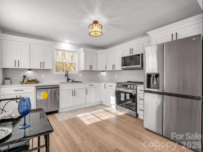 1325 NC Hwy 150 Highway, Lincolnton, NC 28092.  MLS# CAR4410681, YatesRealty ID 41585. Kitchen