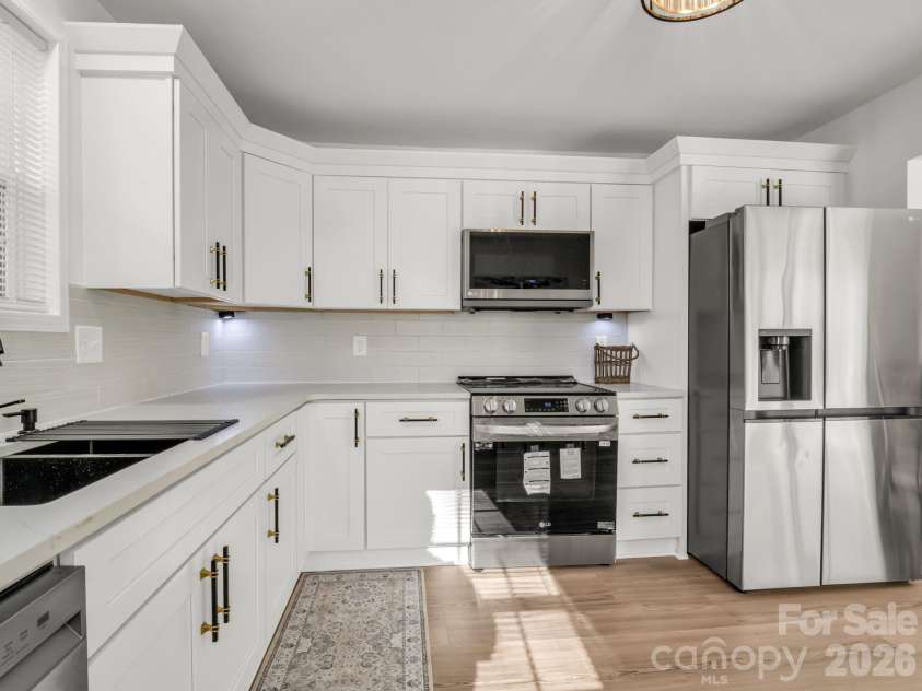 1325 NC Hwy 150 Highway, Lincolnton, NC 28092.  MLS# CAR4410681, YatesRealty ID 41585. Kitchen