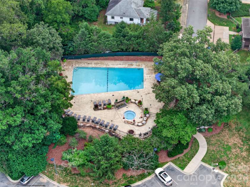 325 Bowling Park Road, Asheville, NC 28803.  MLS# CAR4405300, YatesRealty ID 41587. 
