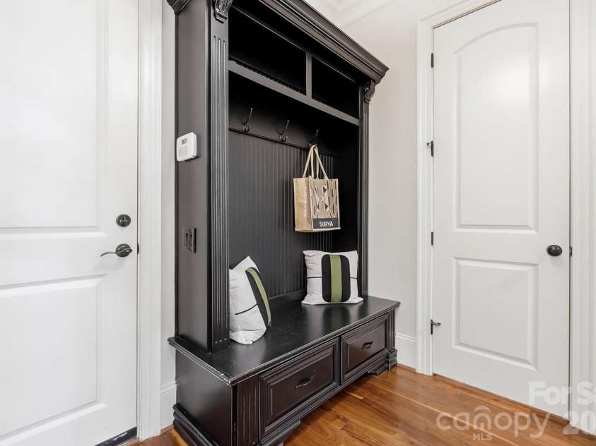 19115 Youngblood Road, Charlotte, NC 28278.  MLS# CAR4409218, YatesRealty ID 41588. 