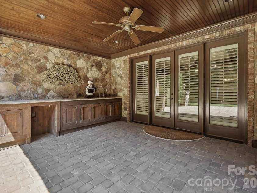19115 Youngblood Road, Charlotte, NC 28278.  MLS# CAR4409218, YatesRealty ID 41588. 