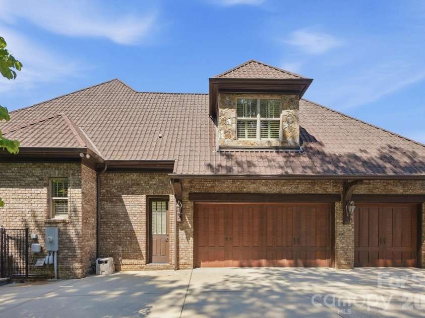 19115 Youngblood Road, Charlotte, NC 28278.  MLS# CAR4409218, YatesRealty ID 41588. 