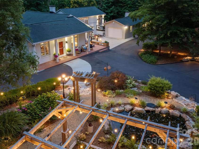 2511 Kanuga Road, Hendersonville, NC 28739.  MLS# CAR4409812, YatesRealty ID 41589. 