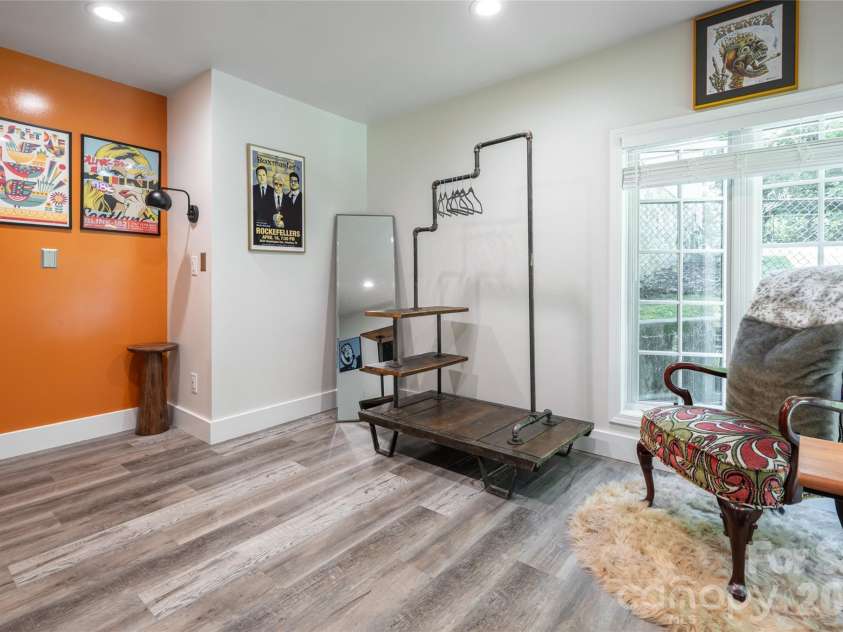 2511 Kanuga Road, Hendersonville, NC 28739.  MLS# CAR4409812, YatesRealty ID 41589. 