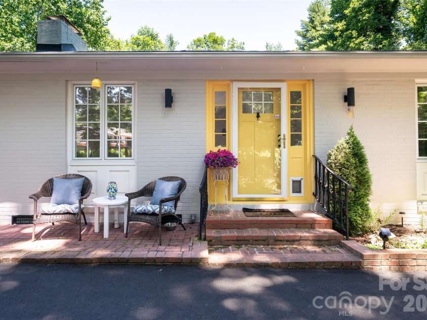 2511 Kanuga Road, Hendersonville, NC 28739.  MLS# CAR4409812, YatesRealty ID 41589. 