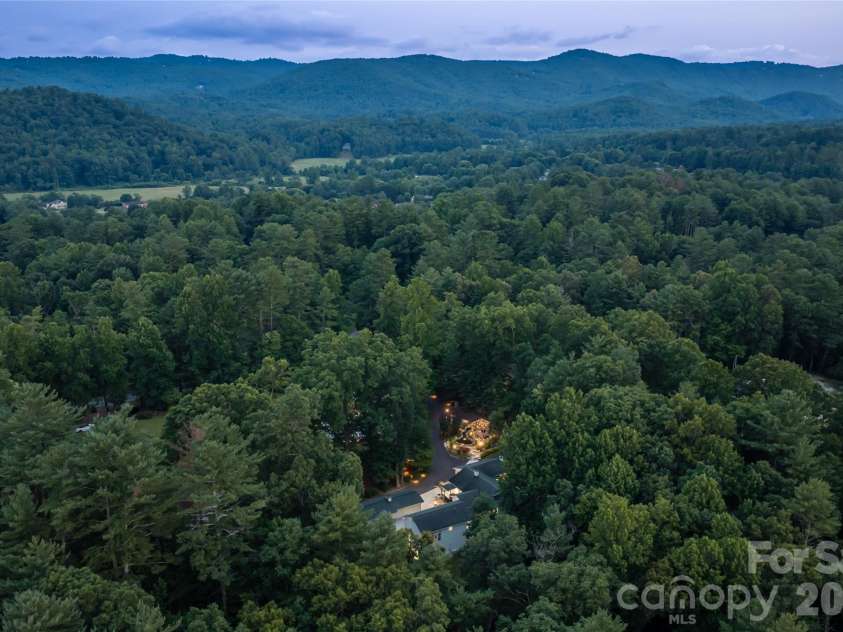 2511 Kanuga Road, Hendersonville, NC 28739.  MLS# CAR4409812, YatesRealty ID 41589. 