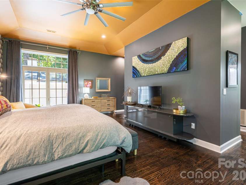 2511 Kanuga Road, Hendersonville, NC 28739.  MLS# CAR4409812, YatesRealty ID 41589. 