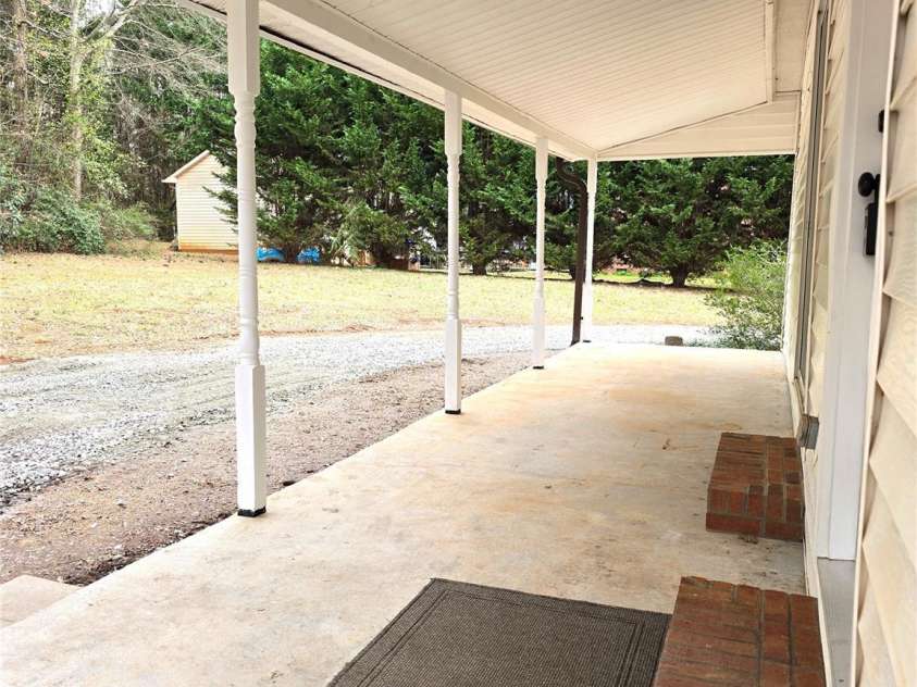 1607 NC 27 Highway, Lincolnton, NC 28092.  MLS# CAR4233470, YatesRealty ID 4159. 