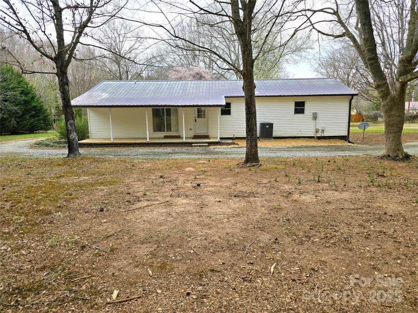 1607 NC 27 Highway, Lincolnton, NC 28092.  MLS# CAR4233470, YatesRealty ID 4159. 