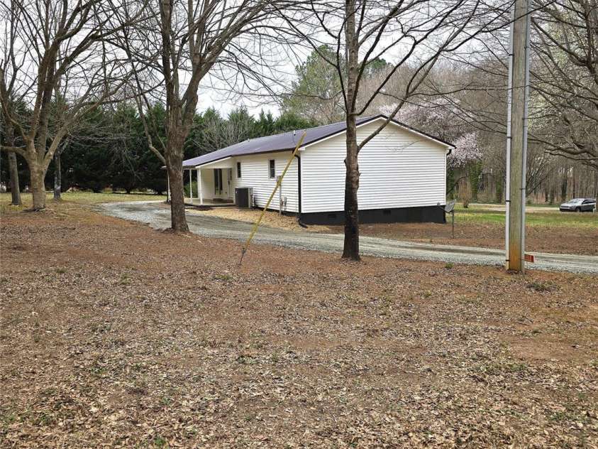 1607 NC 27 Highway, Lincolnton, NC 28092.  MLS# CAR4233470, YatesRealty ID 4159. 