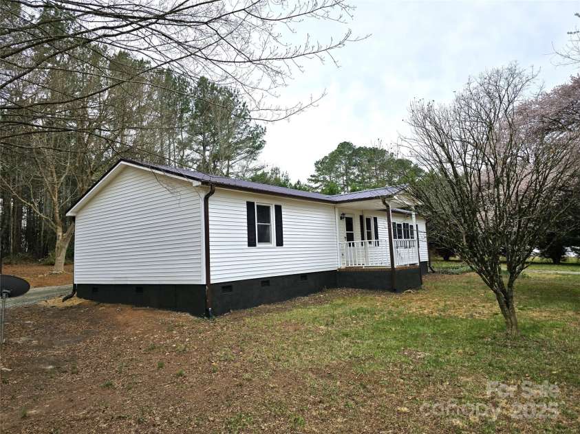 1607 NC 27 Highway, Lincolnton, NC 28092.  MLS# CAR4233470, YatesRealty ID 4159. 