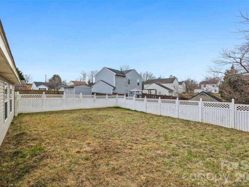 4907 Cornelia Drive, Charlotte, NC 28269.  MLS# CAR4319832, YatesRealty ID 4159. 