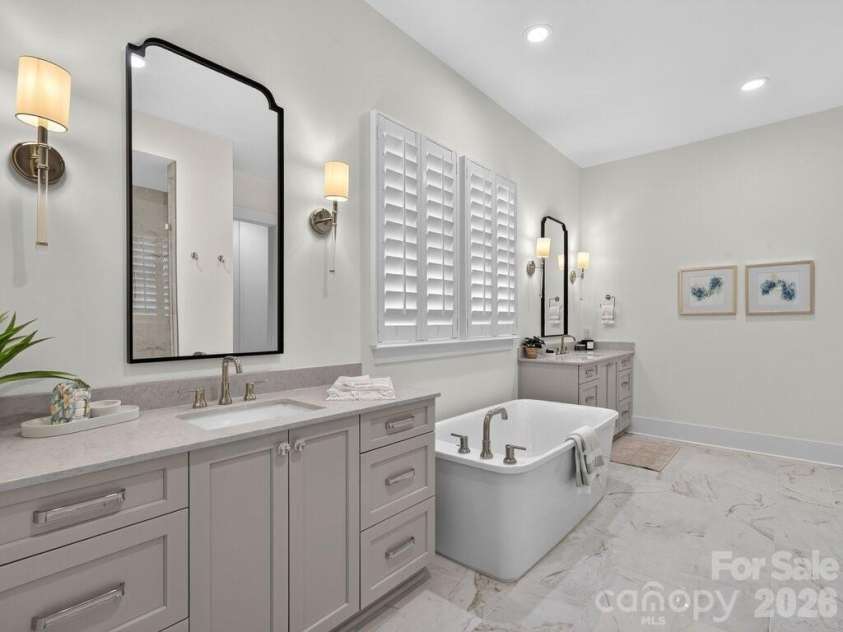 3098 Sherman Drive, Lancaster, SC 29720.  MLS# CAR4404508, YatesRealty ID 41590. Primary Bath