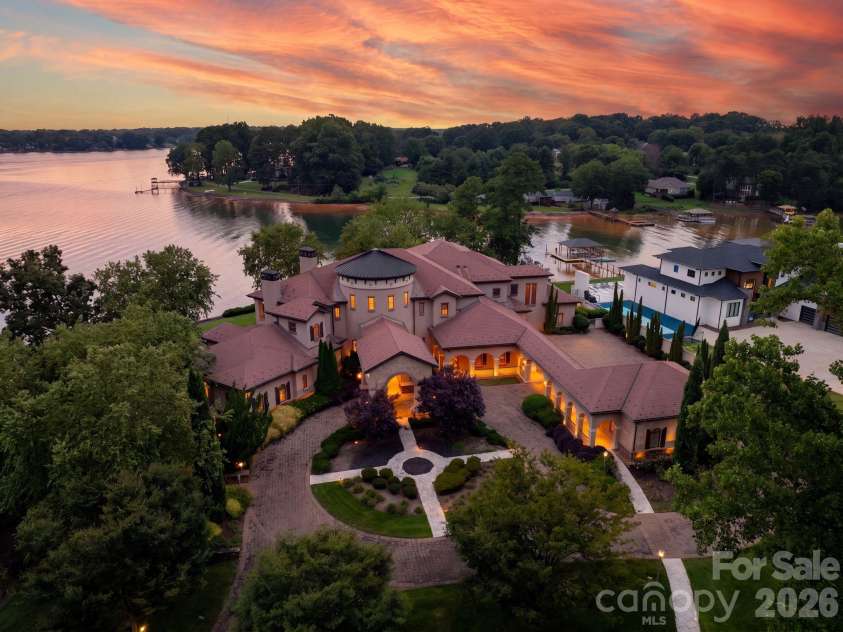 139 Hollen Lane, Mooresville, NC 28117.  MLS# CAR4406781, YatesRealty ID 41591. 