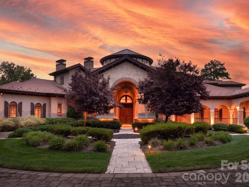 139 Hollen Lane, Mooresville, NC 28117.  MLS# CAR4406781, YatesRealty ID 41591. Flagship Residence