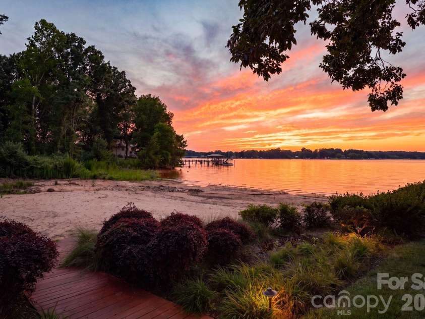 139 Hollen Lane, Mooresville, NC 28117.  MLS# CAR4406781, YatesRealty ID 41591. Private Sandy Beach
