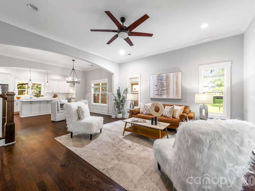 423 Sylvania Avenue, Charlotte, NC 28206.  MLS# CAR4409126, YatesRealty ID 41592. 