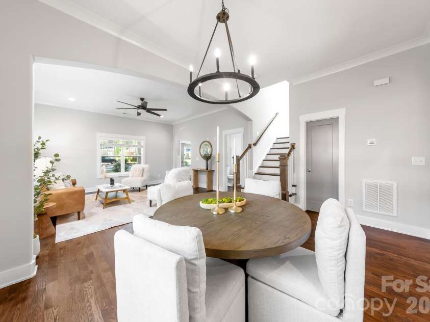 423 Sylvania Avenue, Charlotte, NC 28206.  MLS# CAR4409126, YatesRealty ID 41592. 