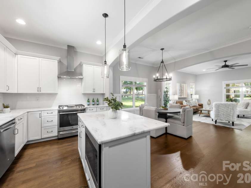423 Sylvania Avenue, Charlotte, NC 28206.  MLS# CAR4409126, YatesRealty ID 41592. 