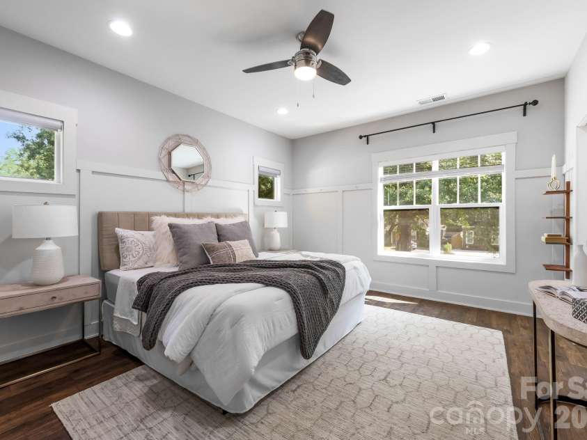 423 Sylvania Avenue, Charlotte, NC 28206.  MLS# CAR4409126, YatesRealty ID 41592. 