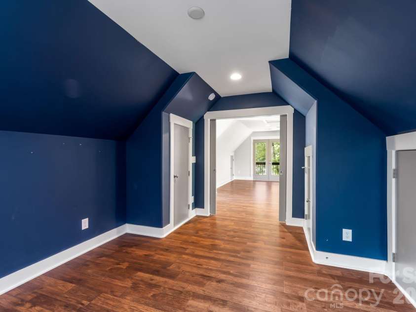 423 Sylvania Avenue, Charlotte, NC 28206.  MLS# CAR4409126, YatesRealty ID 41592. 