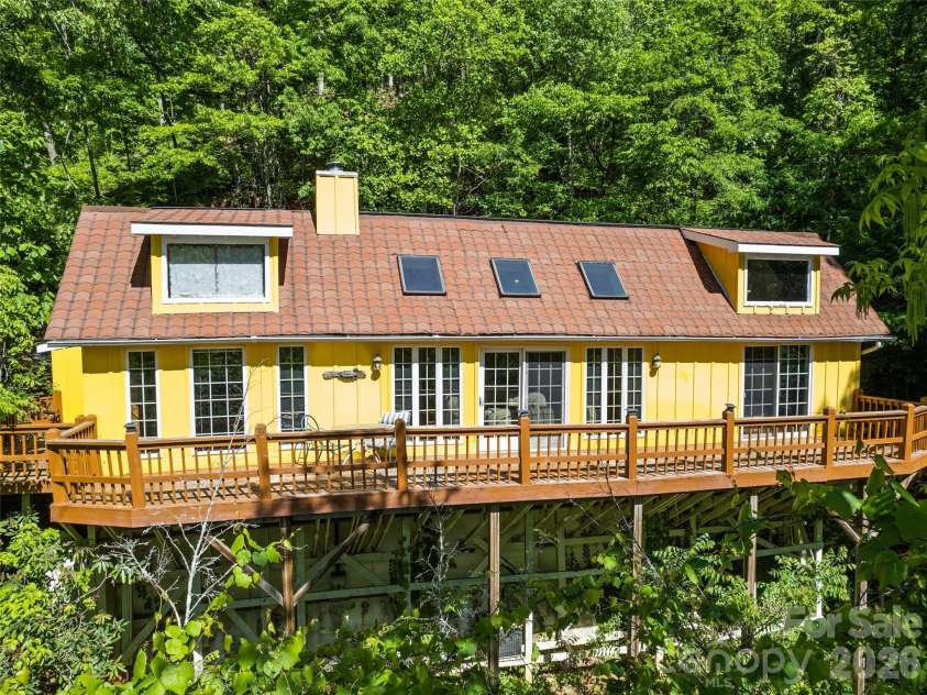969 Mountain View Drive, Maggie Valley, NC 28751.  MLS# CAR4406621, YatesRealty ID 41593. 