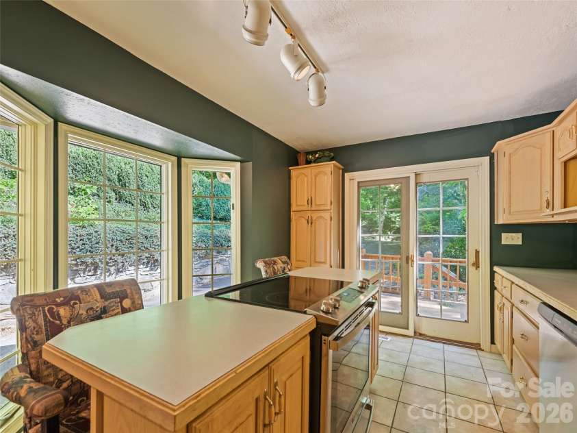 969 Mountain View Drive, Maggie Valley, NC 28751.  MLS# CAR4406621, YatesRealty ID 41593. 