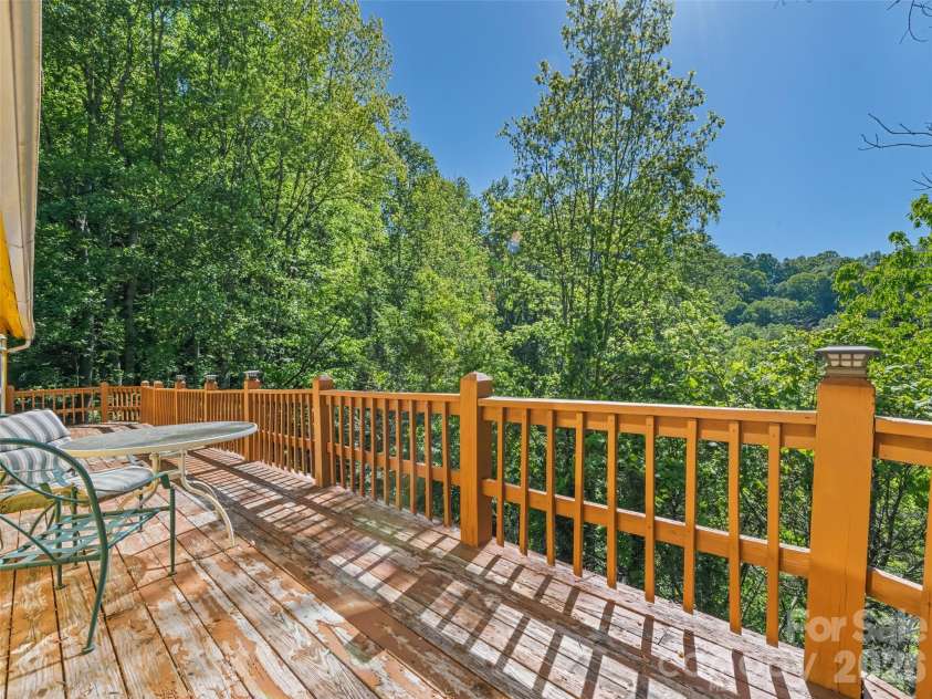 969 Mountain View Drive, Maggie Valley, NC 28751.  MLS# CAR4406621, YatesRealty ID 41593. 