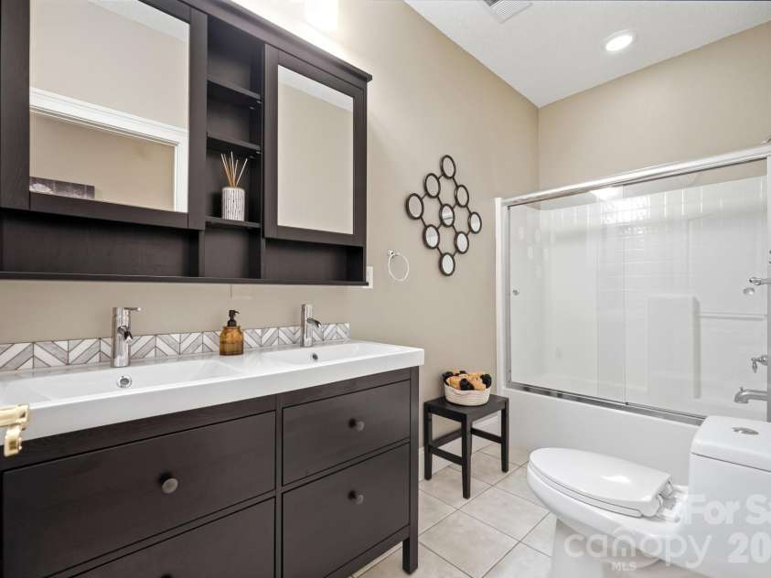 1220 Grun Augen Drive, Richburg, SC 29729.  MLS# CAR4401037, YatesRealty ID 41594. 