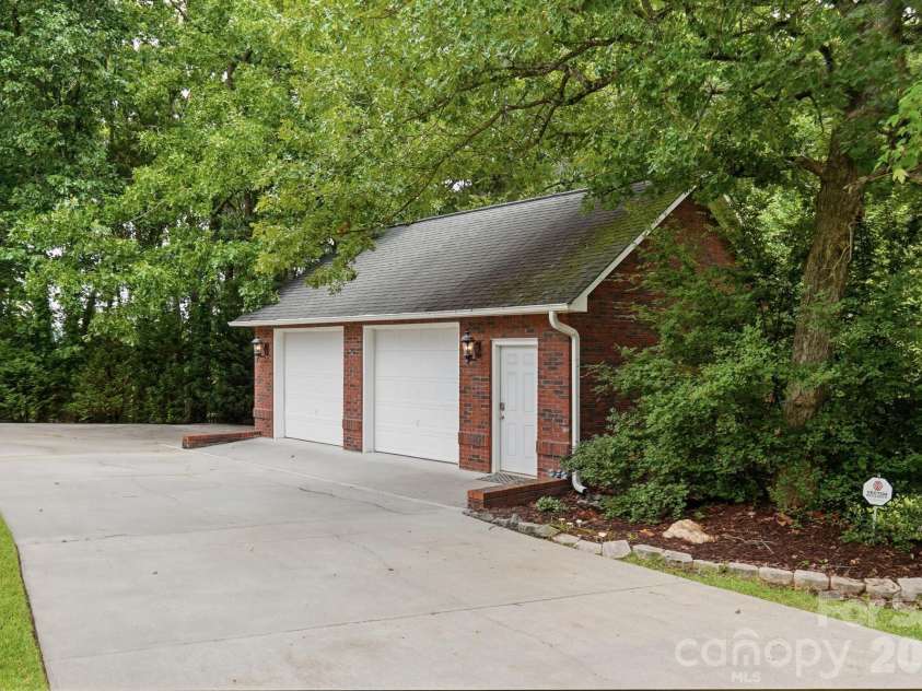 1220 Grun Augen Drive, Richburg, SC 29729.  MLS# CAR4401037, YatesRealty ID 41594. 