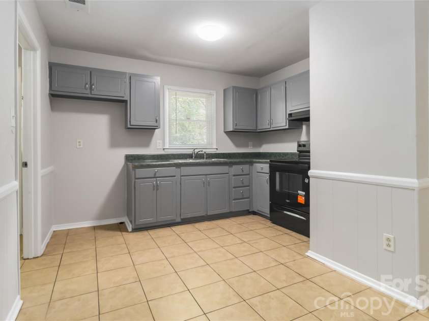6317 Old Coach Road, Charlotte, NC 28215.  MLS# CAR4410165, YatesRealty ID 41595. 