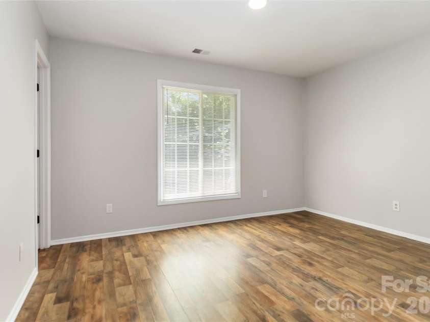 6317 Old Coach Road, Charlotte, NC 28215.  MLS# CAR4410165, YatesRealty ID 41595. 