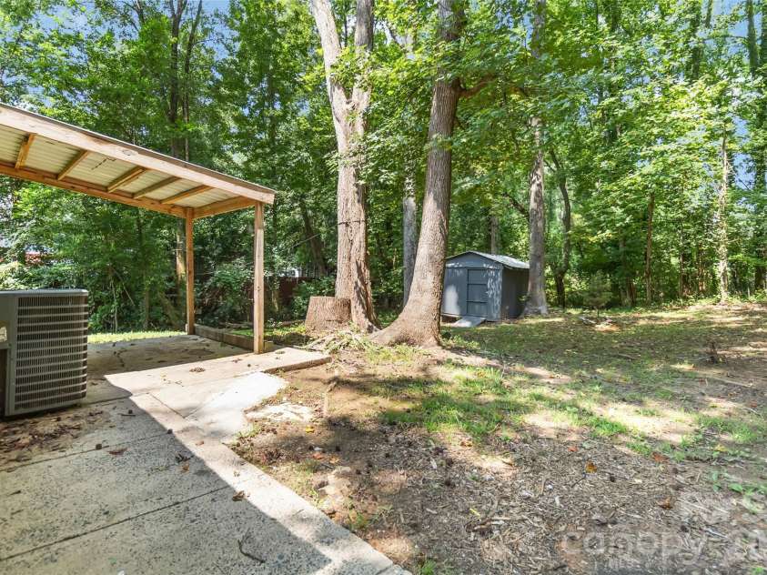 6317 Old Coach Road, Charlotte, NC 28215.  MLS# CAR4410165, YatesRealty ID 41595. 