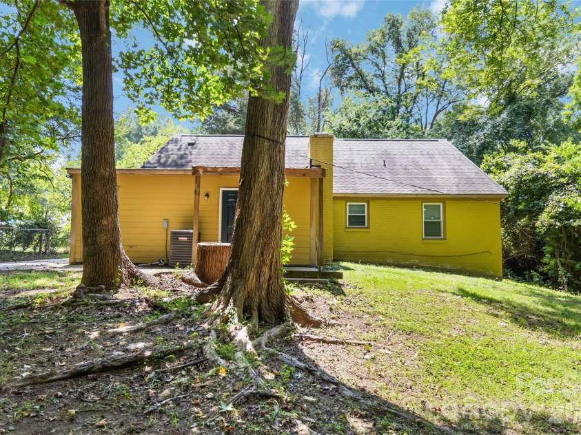 6317 Old Coach Road, Charlotte, NC 28215.  MLS# CAR4410165, YatesRealty ID 41595. 