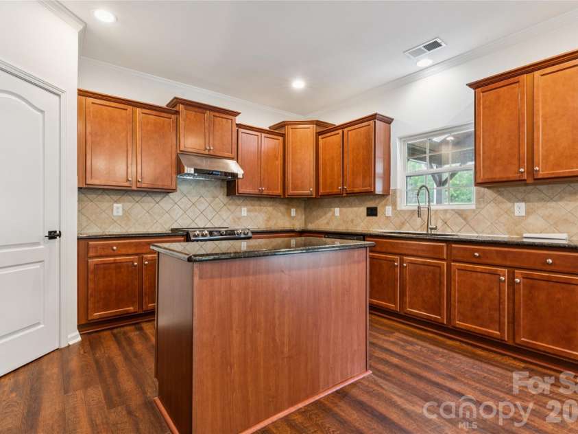 14007 Highland Meadow Road, Charlotte, NC 28273.  MLS# CAR4403552, YatesRealty ID 41596. 